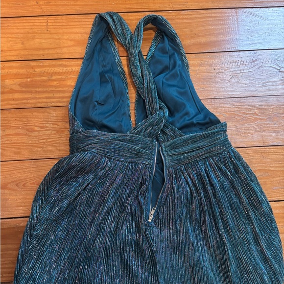 (221) GLITTER LULUS DRESS - Picture 4 of 7